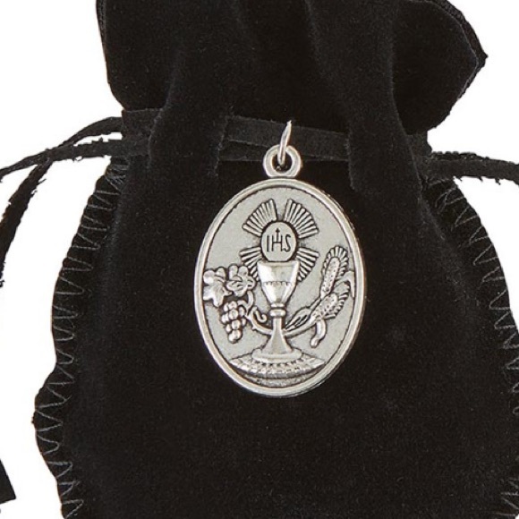 First Communion lot of 8 black velveteen string pouch for Rosaries or treats NWT - Picture 3 of 3